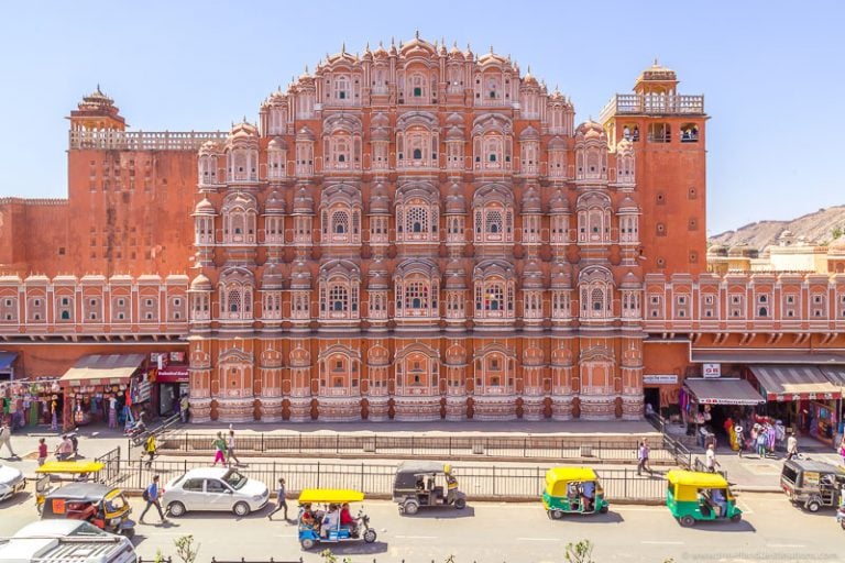 Jaipur-attractions-Hawa-Mahal-768x512
