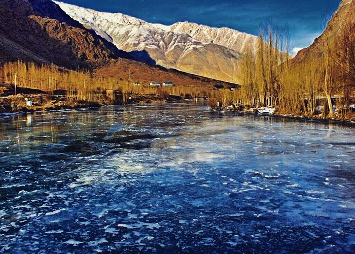 frozen-suru-river-winter